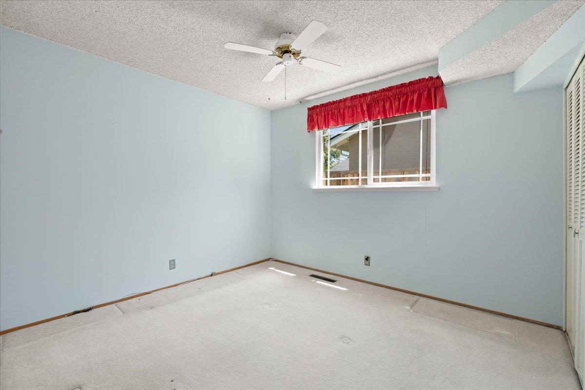 1060 Rickenbacker ST