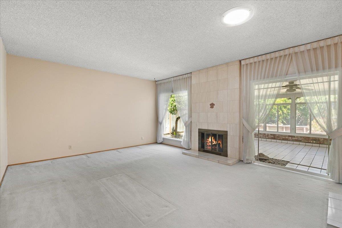 1060 Rickenbacker ST