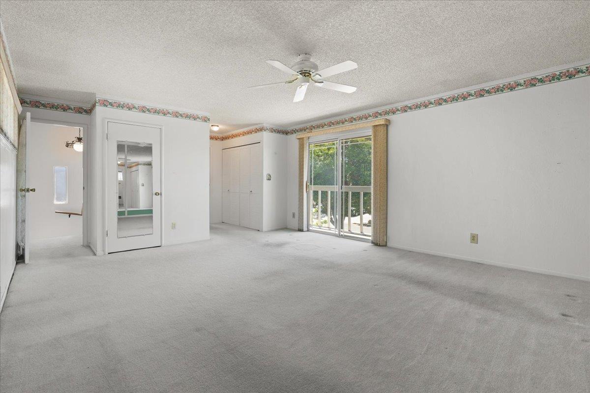 1060 Rickenbacker ST