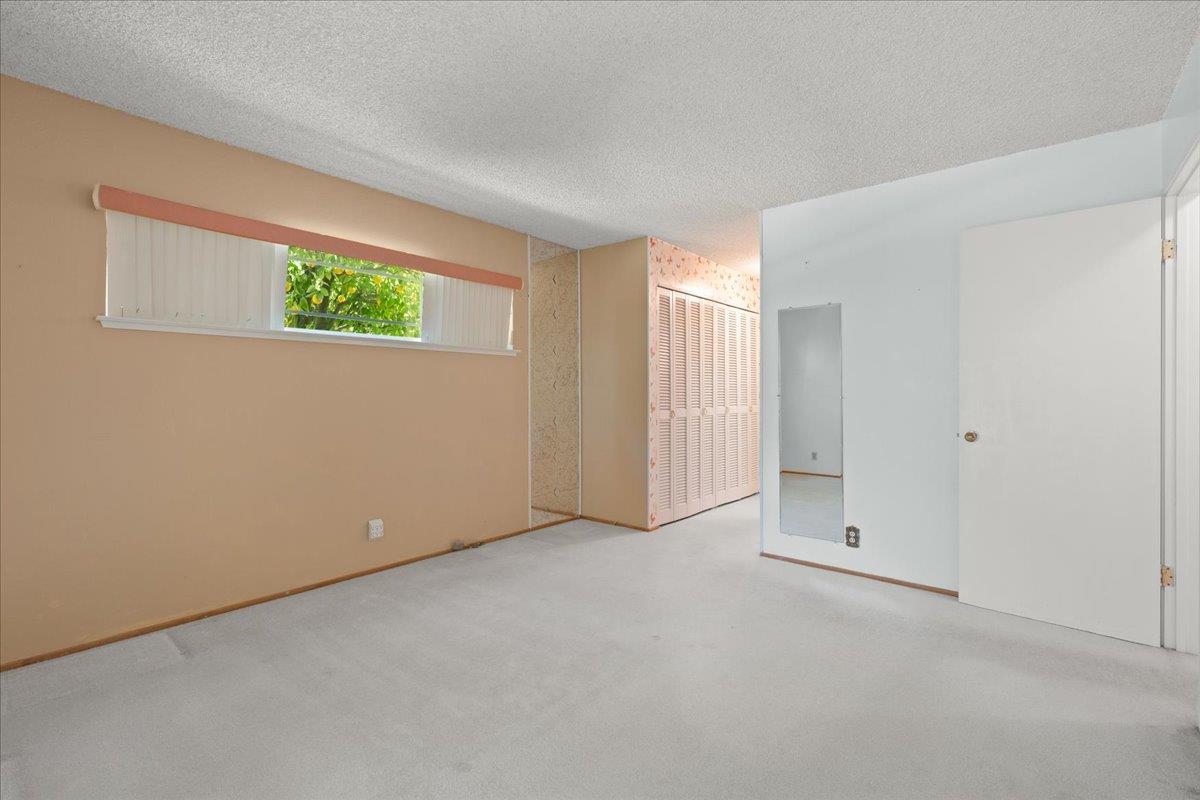 1060 Rickenbacker ST