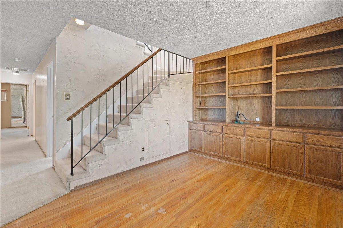 1060 Rickenbacker ST