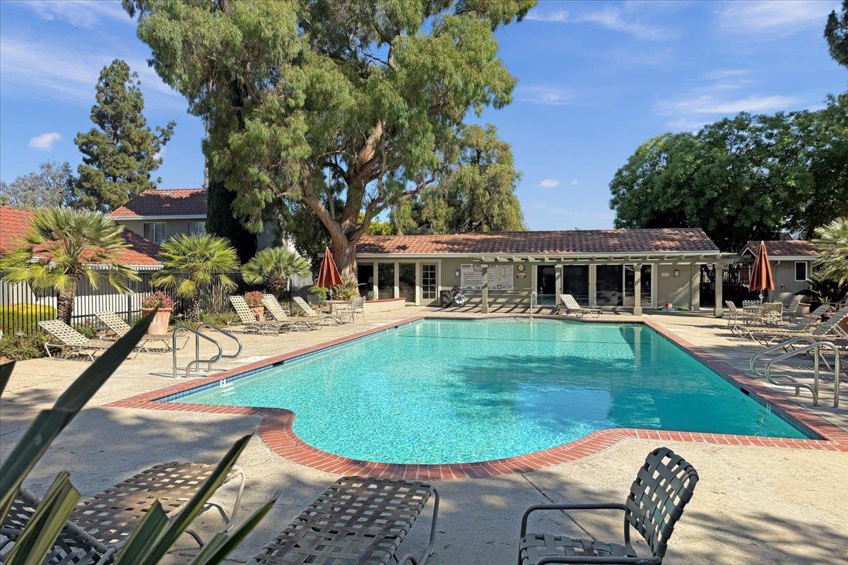 5633 Strawflower Lane