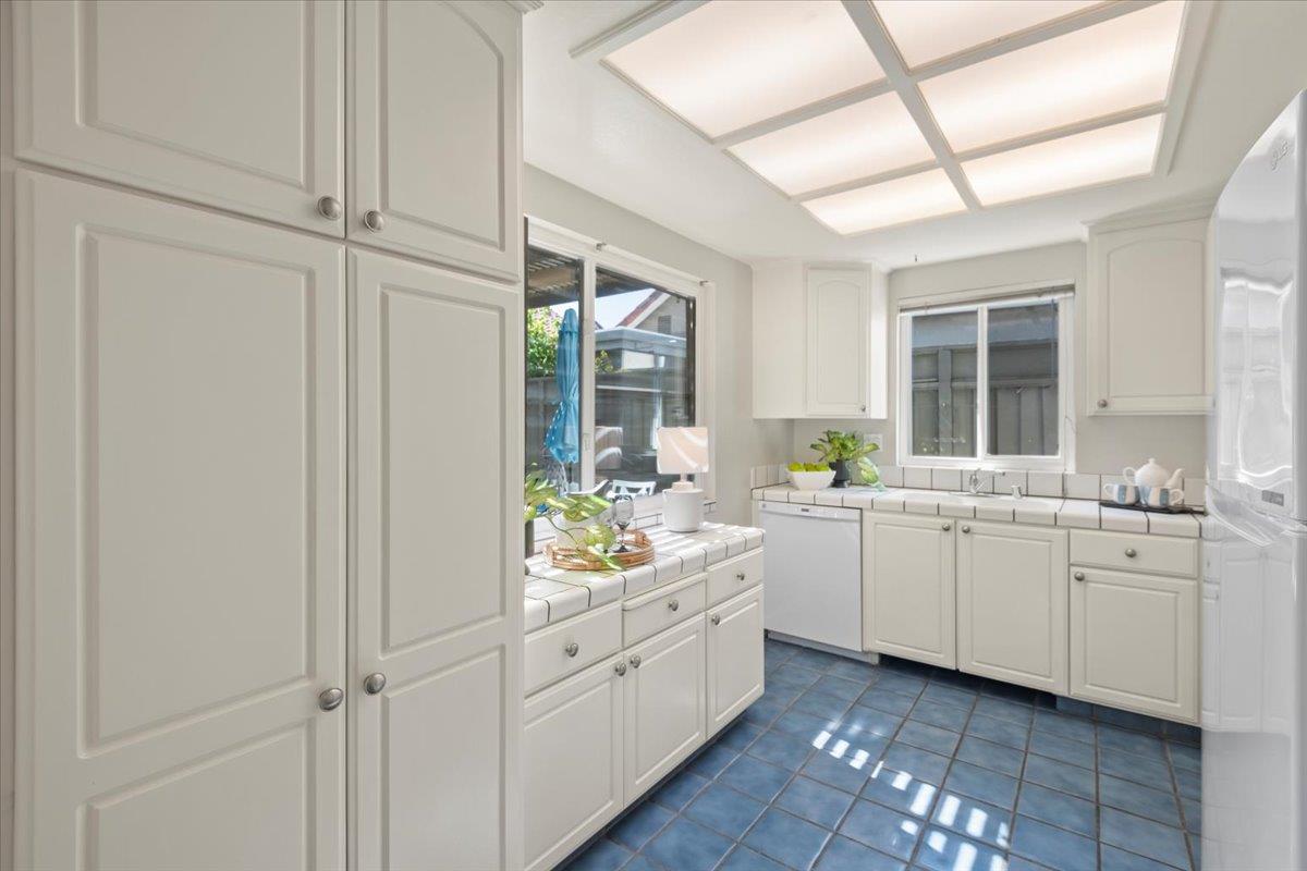 5633 Strawflower Lane