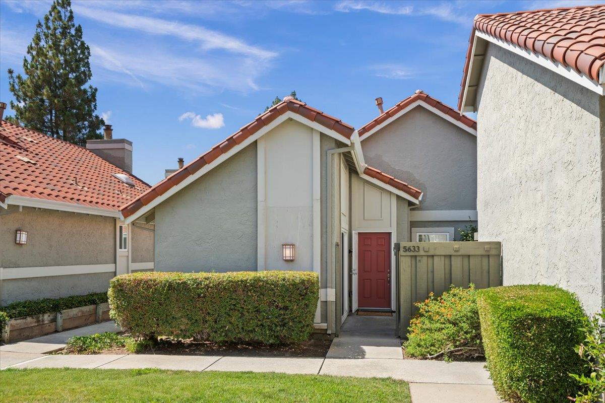 5633 Strawflower Lane