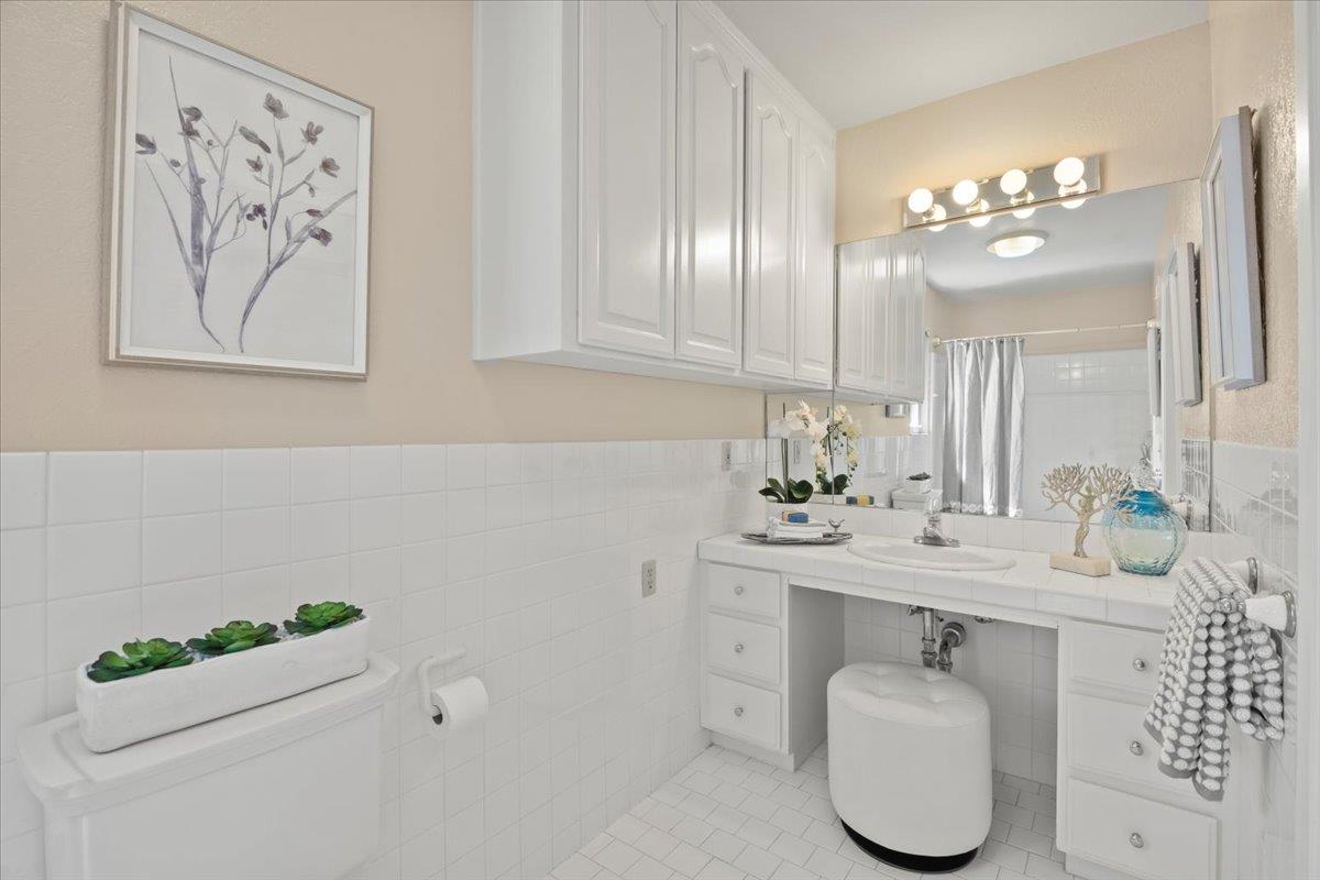 5633 Strawflower Lane