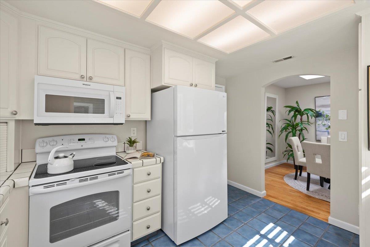 5633 Strawflower Lane
