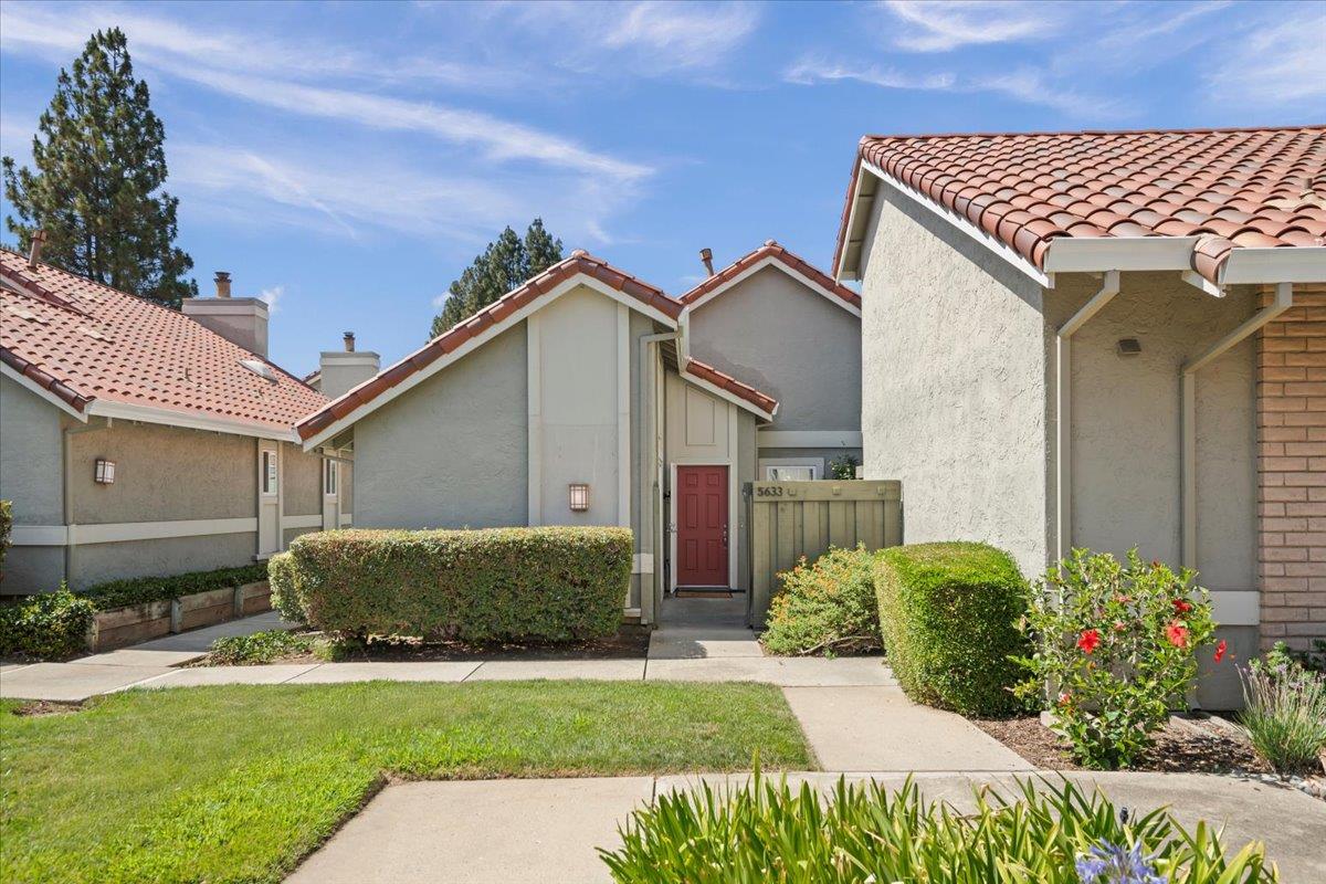 5633 Strawflower Lane