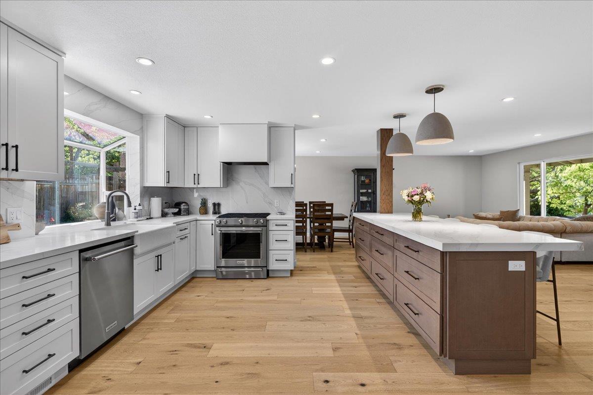 670 Roble Drive