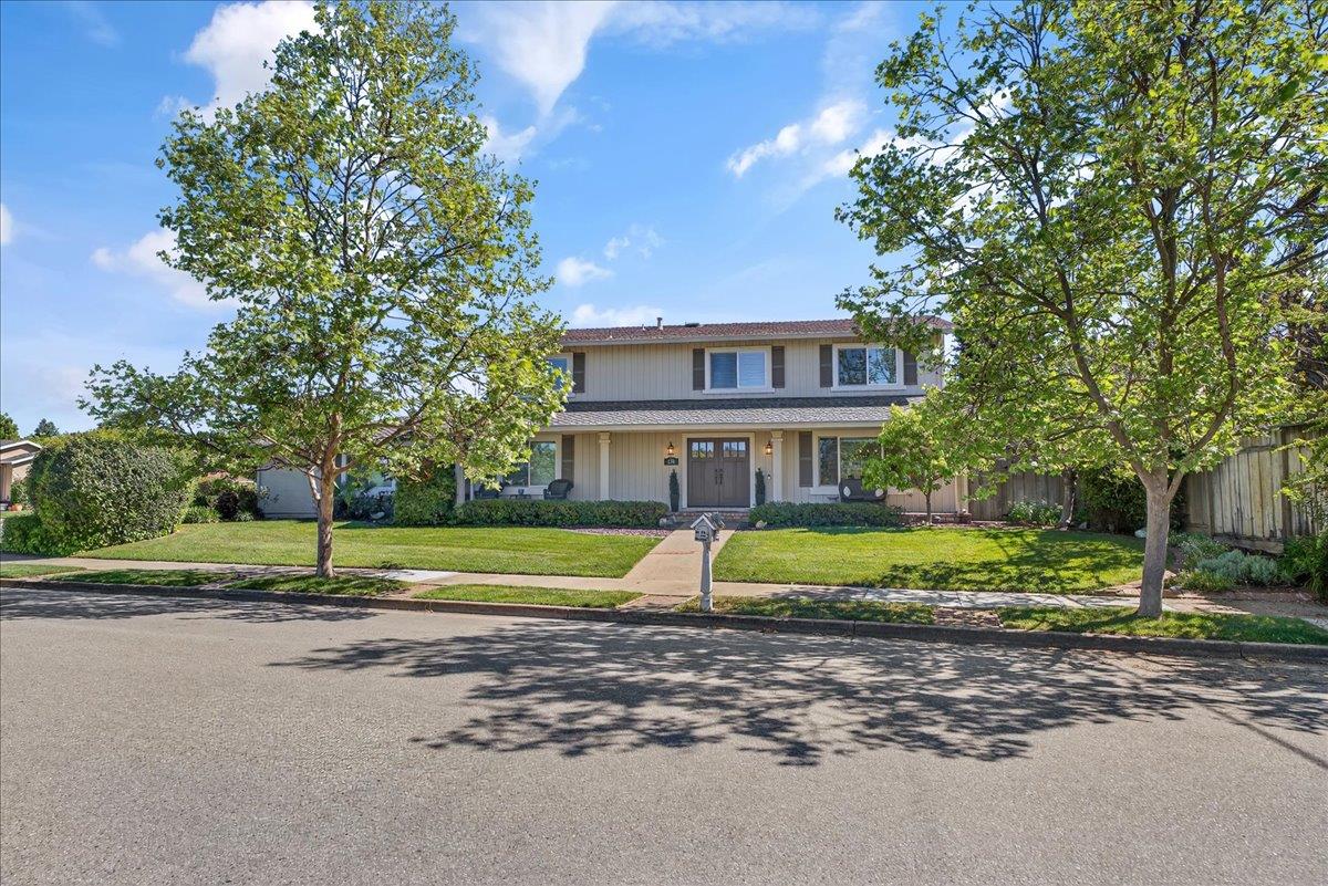 670 Roble Drive