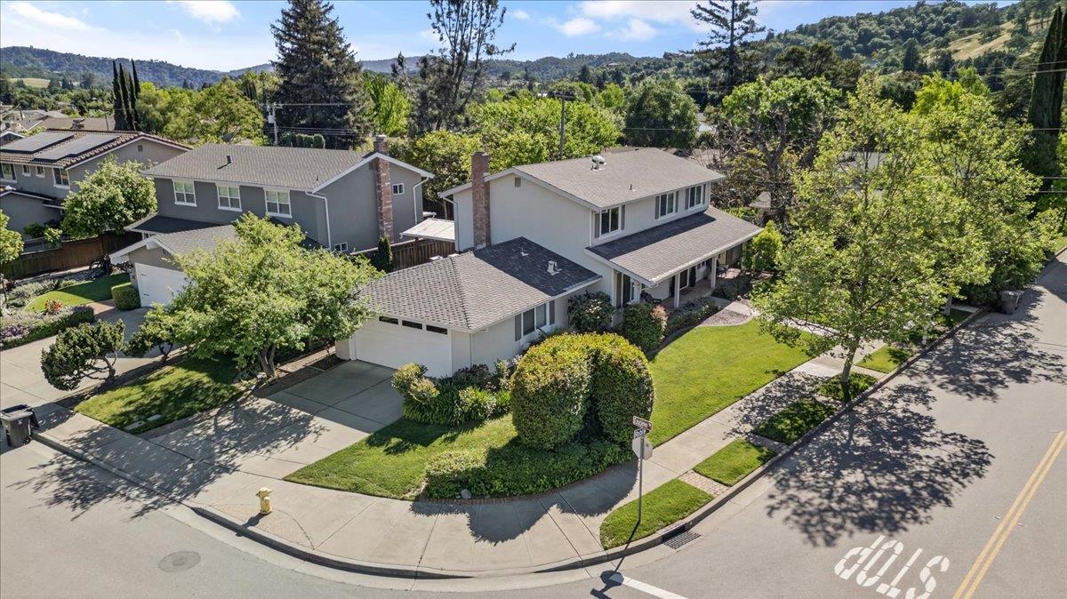 670 Roble Drive