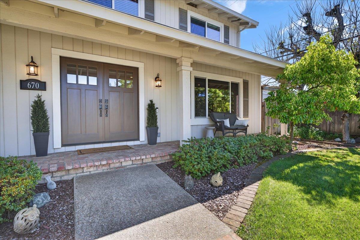 670 Roble Drive