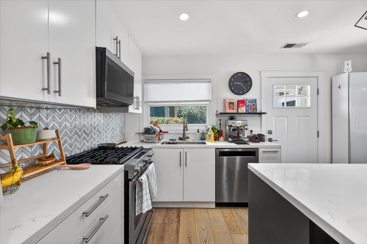 2080 Heatherdale Avenue