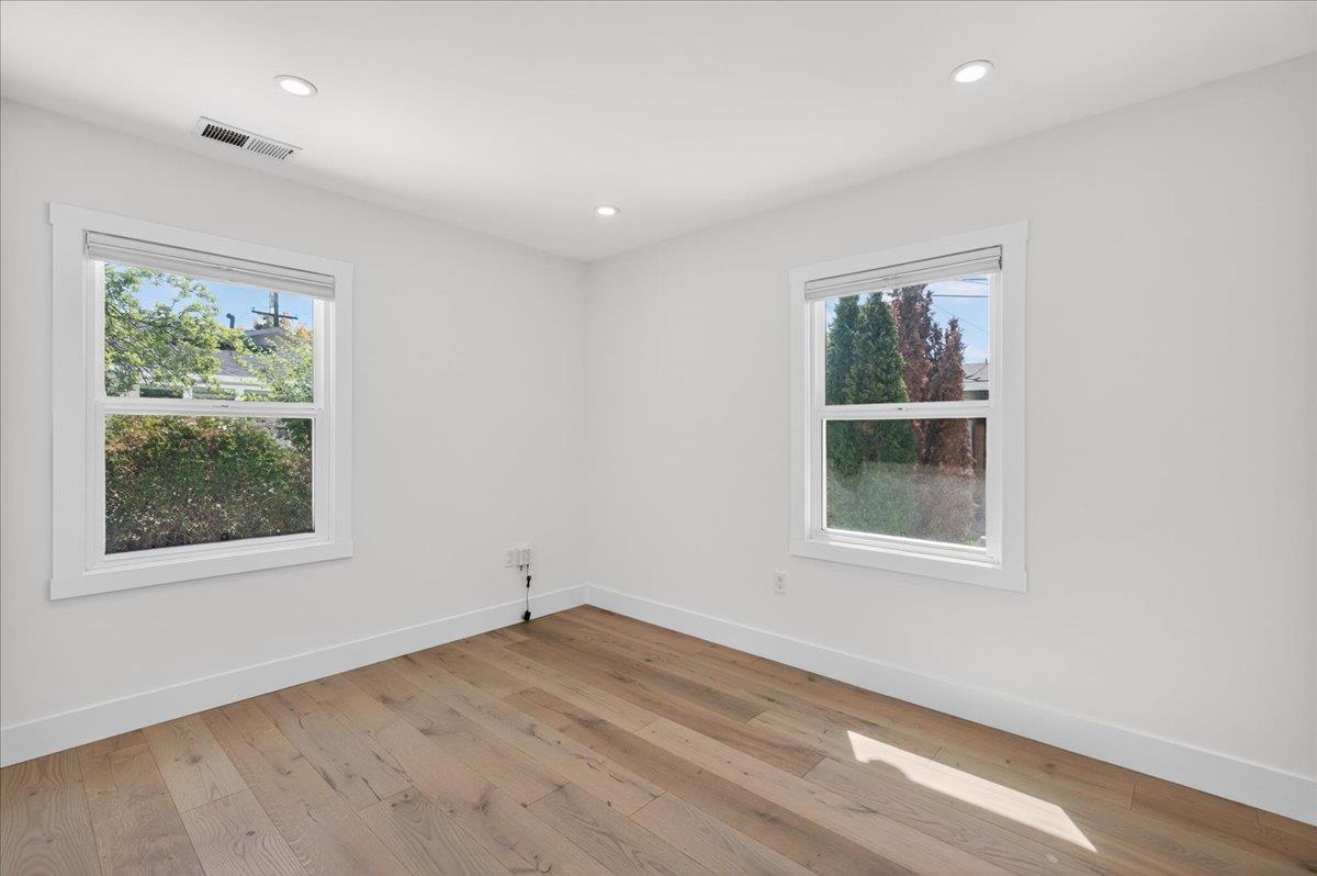 2080 Heatherdale Avenue