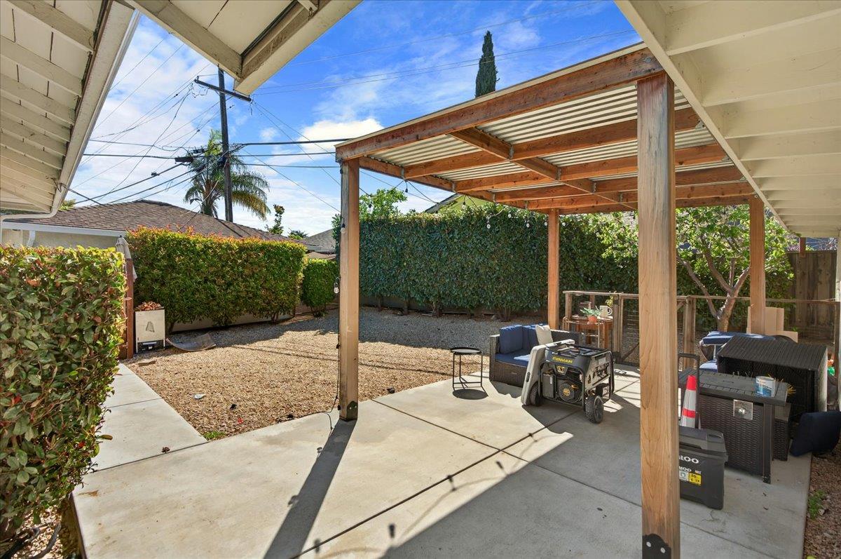 2080 Heatherdale Avenue