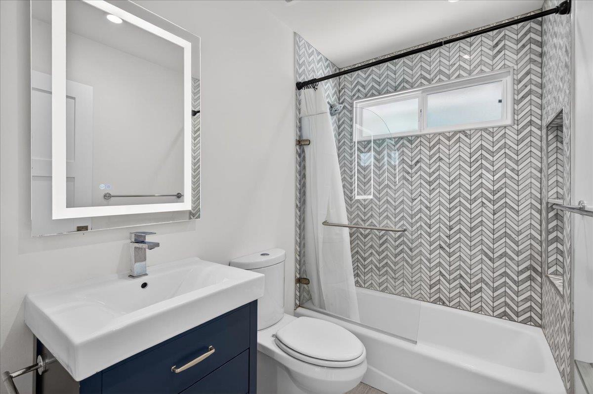 2080 Heatherdale Avenue