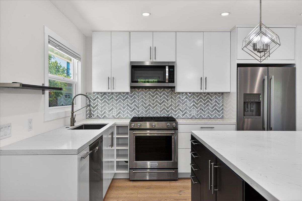 2080 Heatherdale Avenue