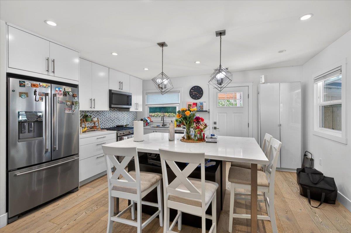 2080 Heatherdale Avenue