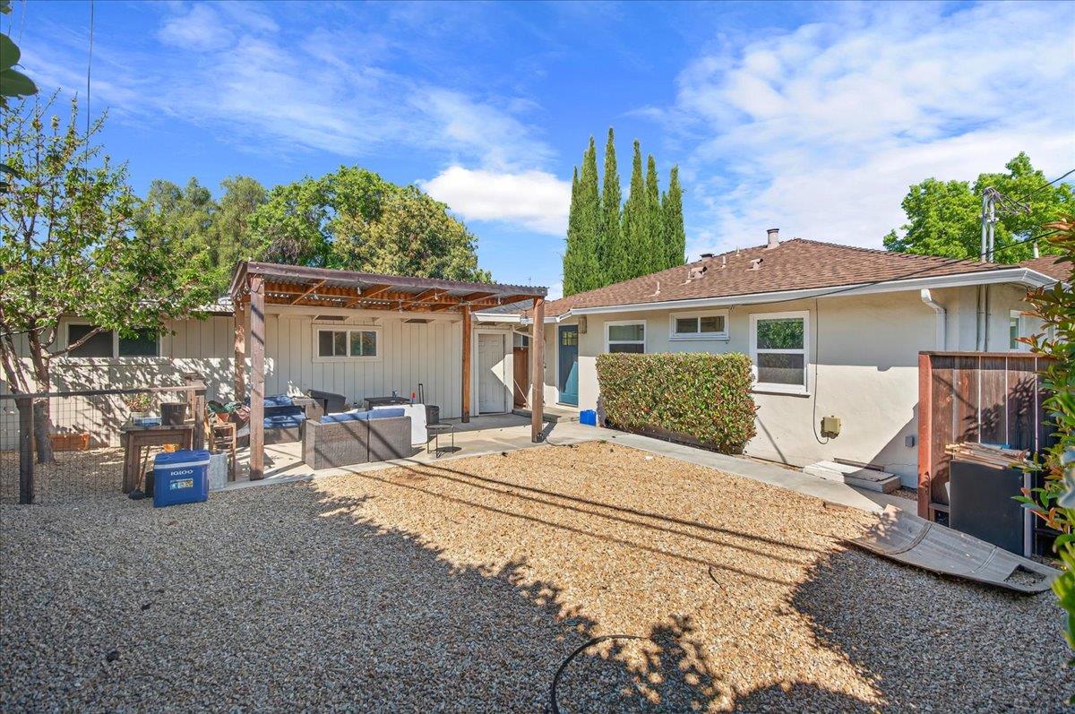 2080 Heatherdale Avenue