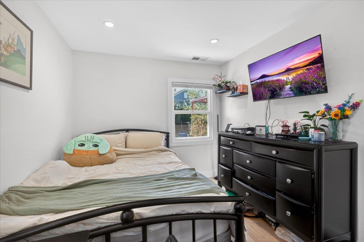 2080 Heatherdale Avenue