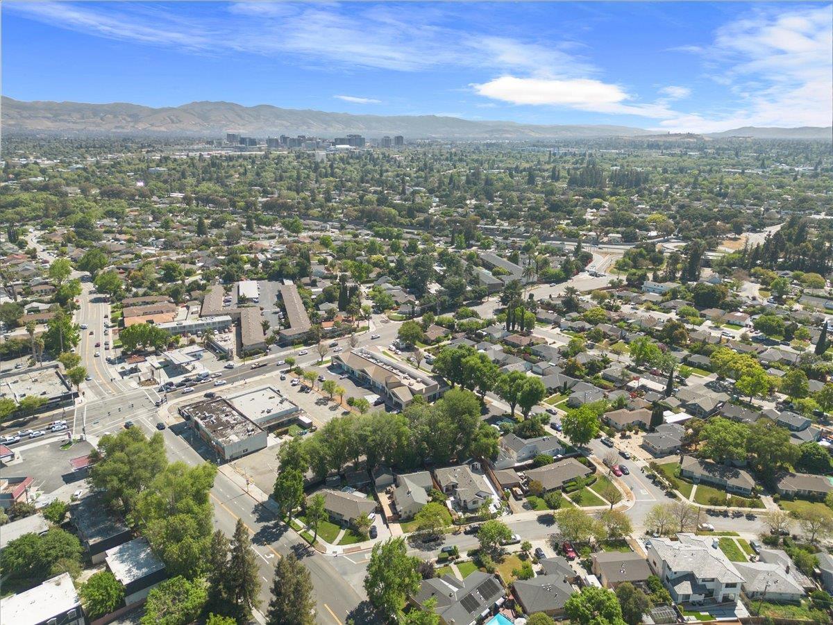 2080 Heatherdale Avenue