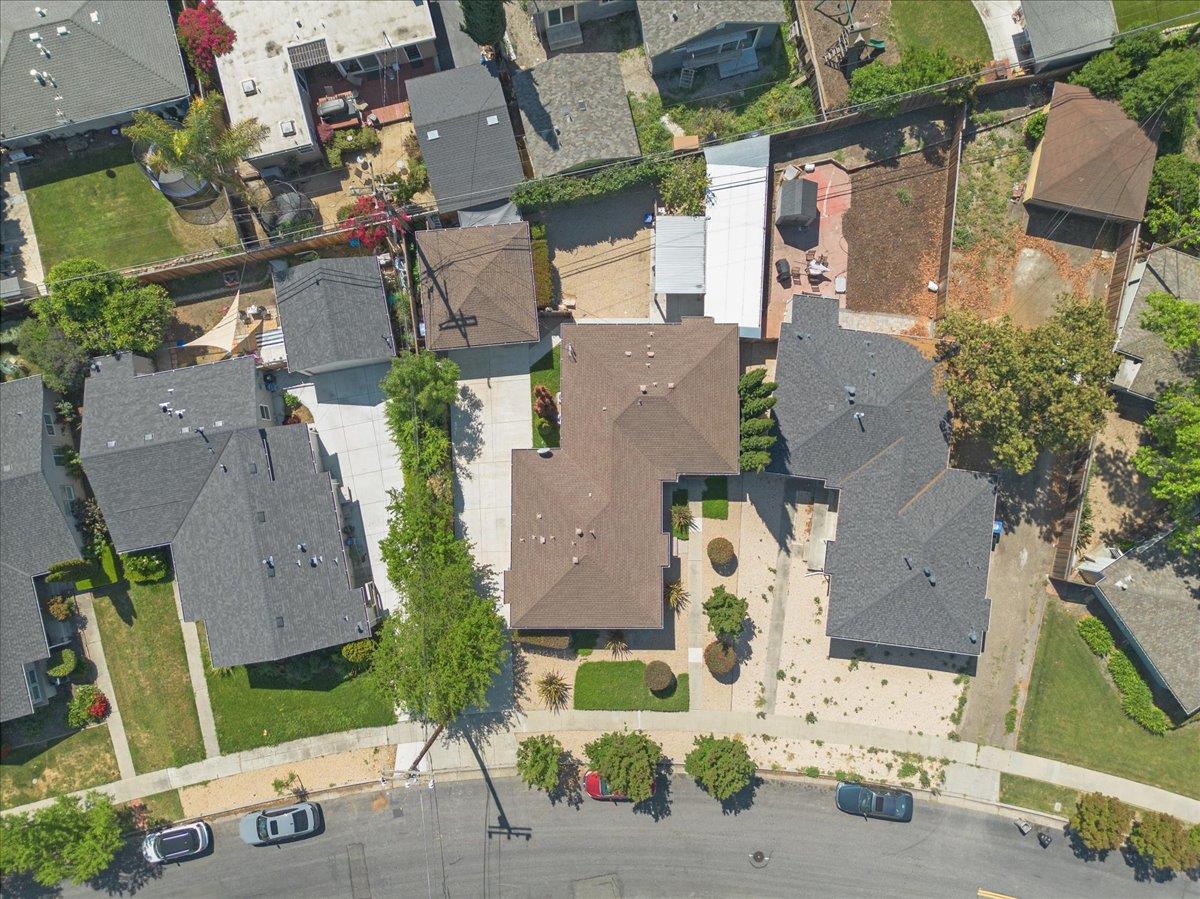 2080 Heatherdale Avenue