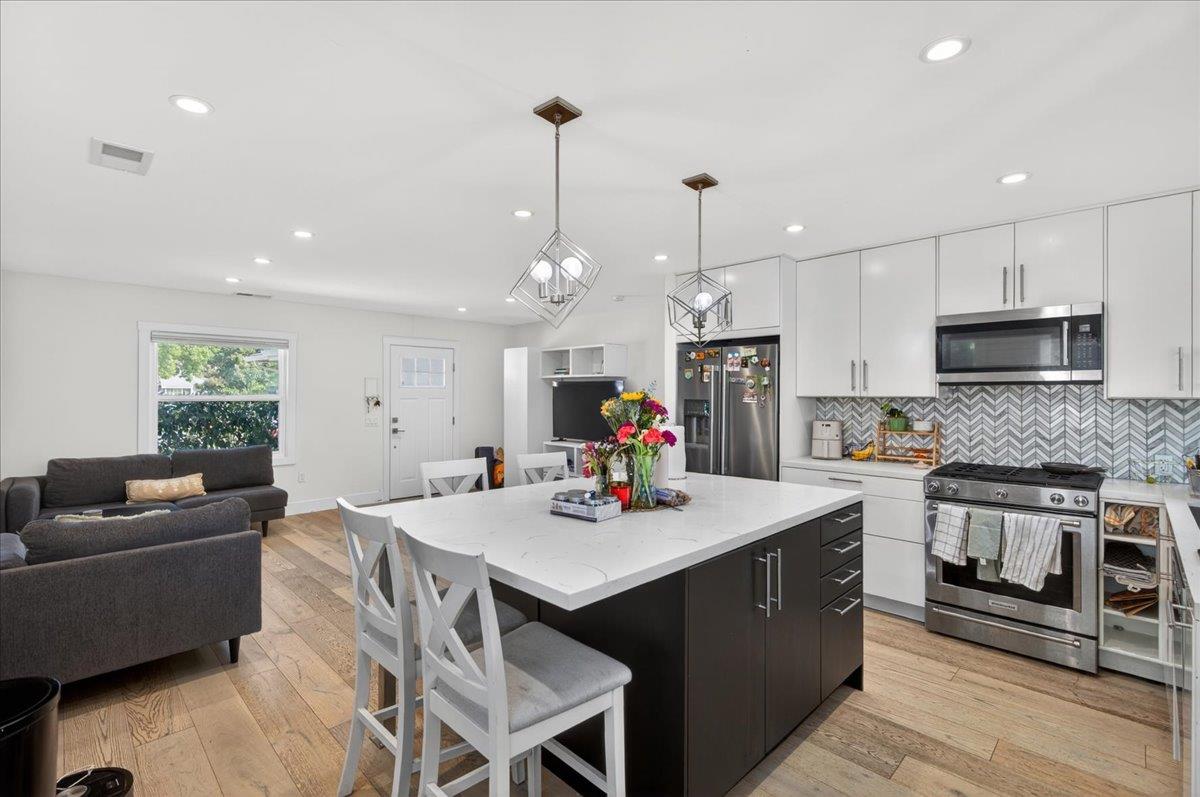 2080 Heatherdale Avenue