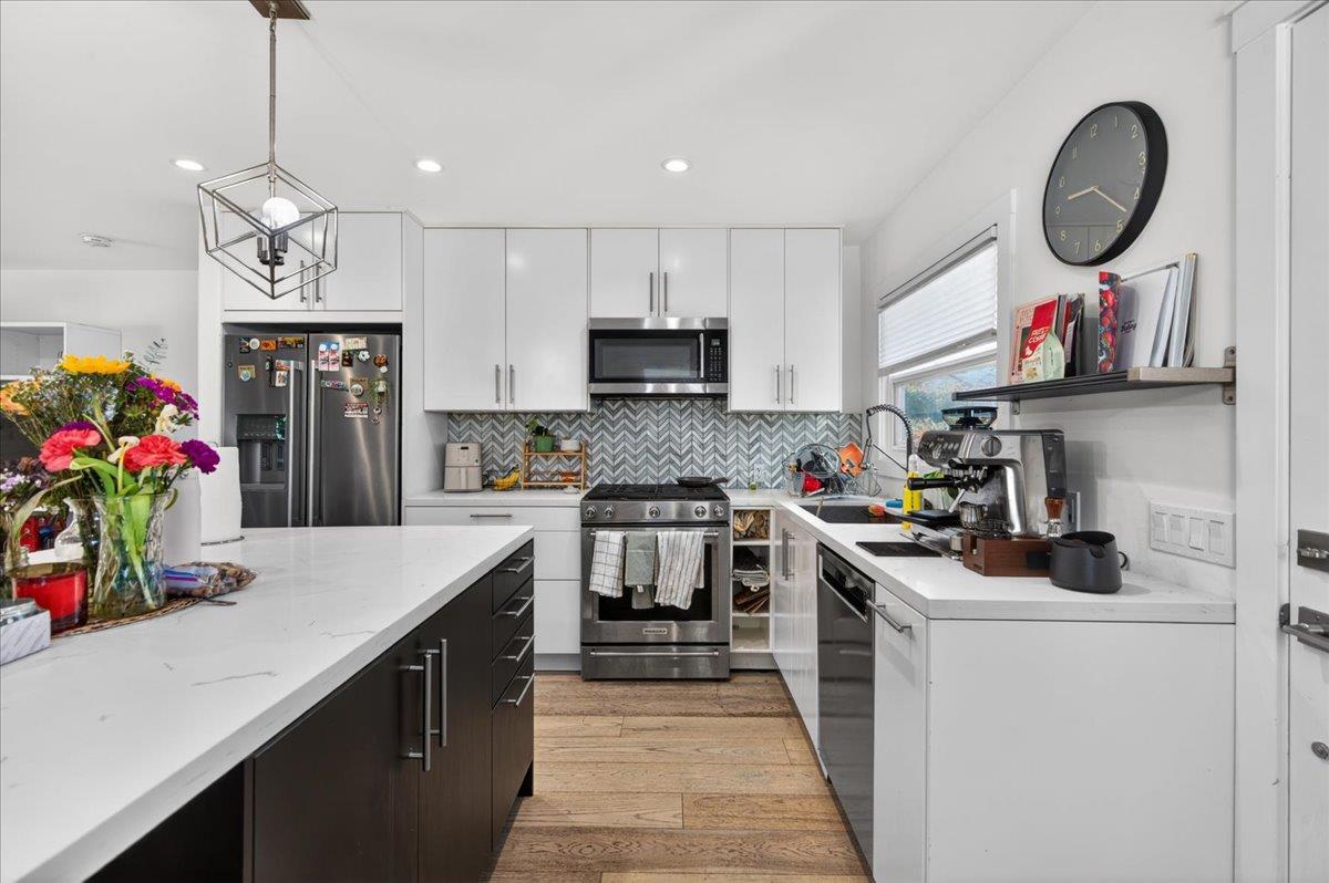 2080 Heatherdale Avenue