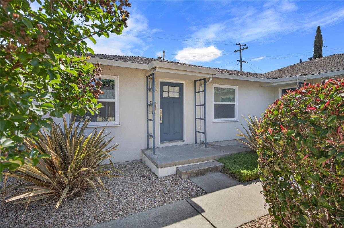 2080 Heatherdale Avenue