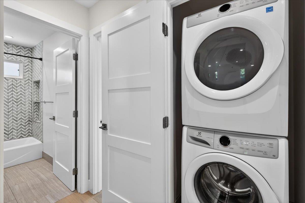 2080 Heatherdale Avenue