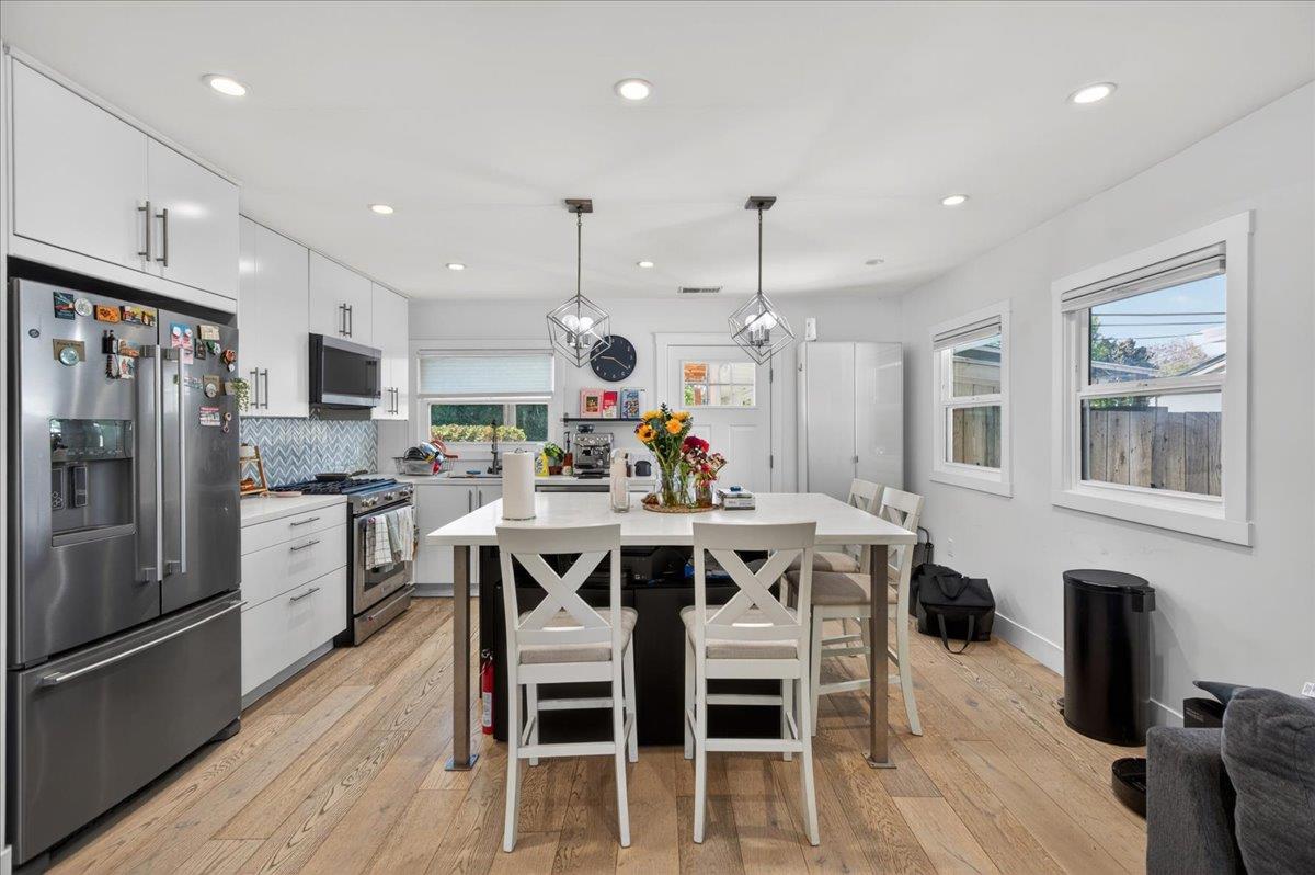 2080 Heatherdale Avenue