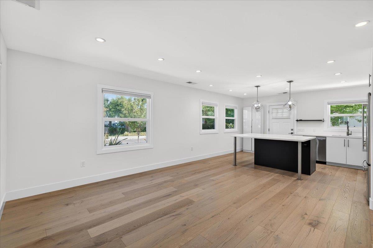 2080 Heatherdale Avenue