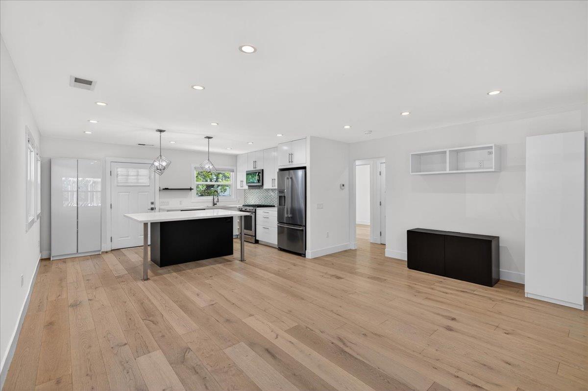 2080 Heatherdale Avenue