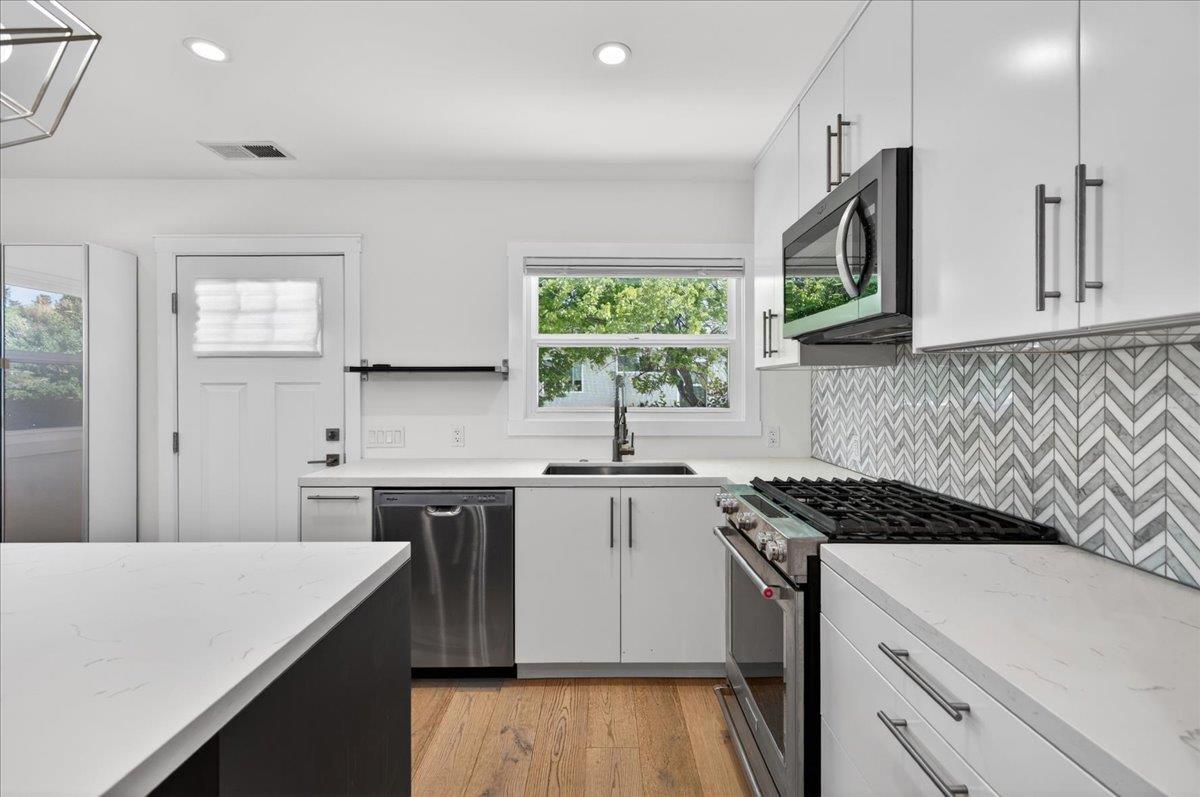 2080 Heatherdale Avenue