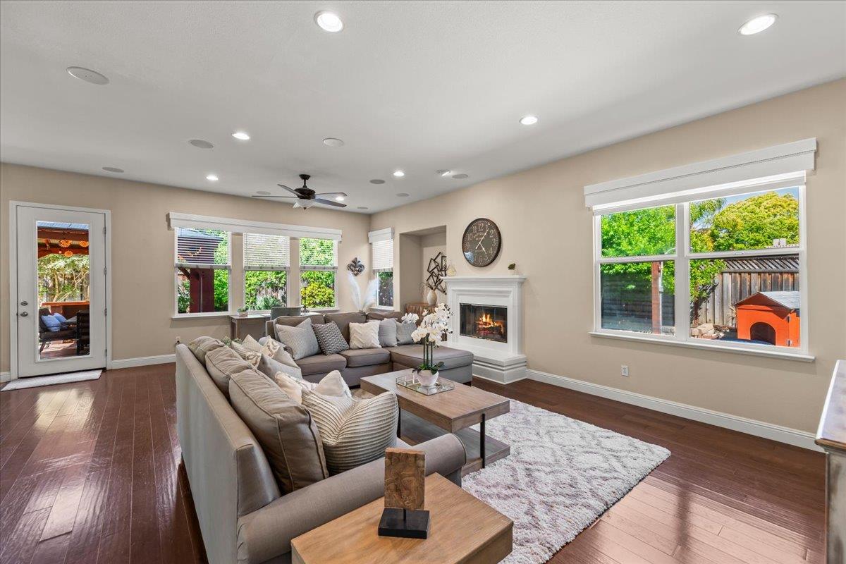 1525 Windsong Court