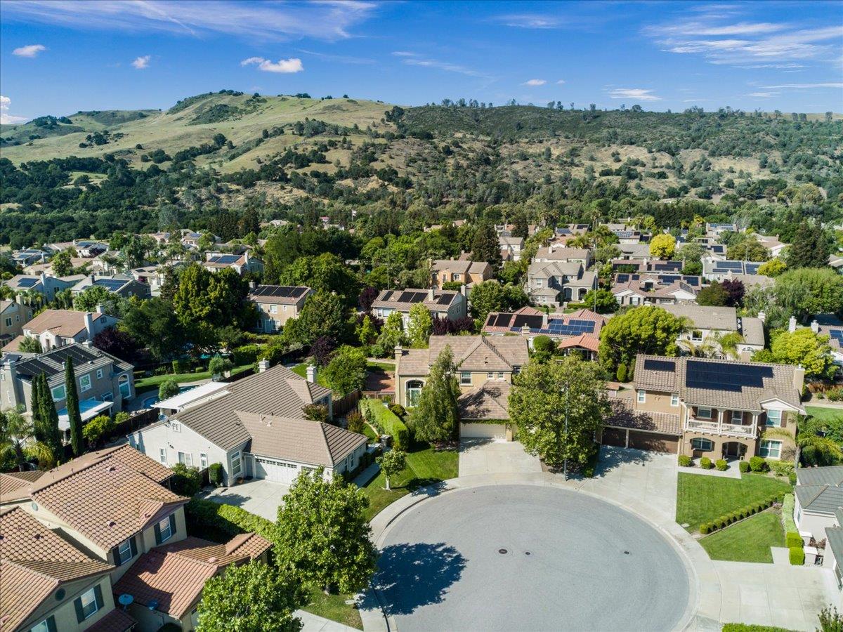 1525 Windsong Court