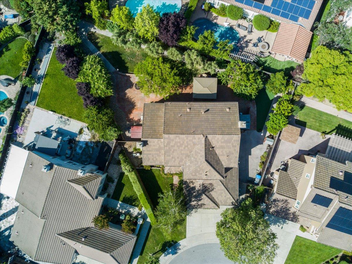 1525 Windsong Court