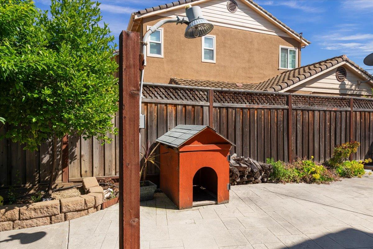 1525 Windsong Court