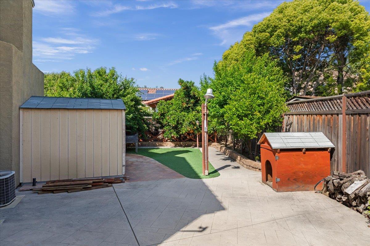1525 Windsong Court