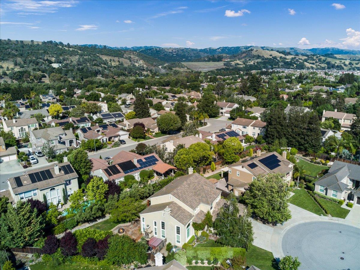 1525 Windsong Court