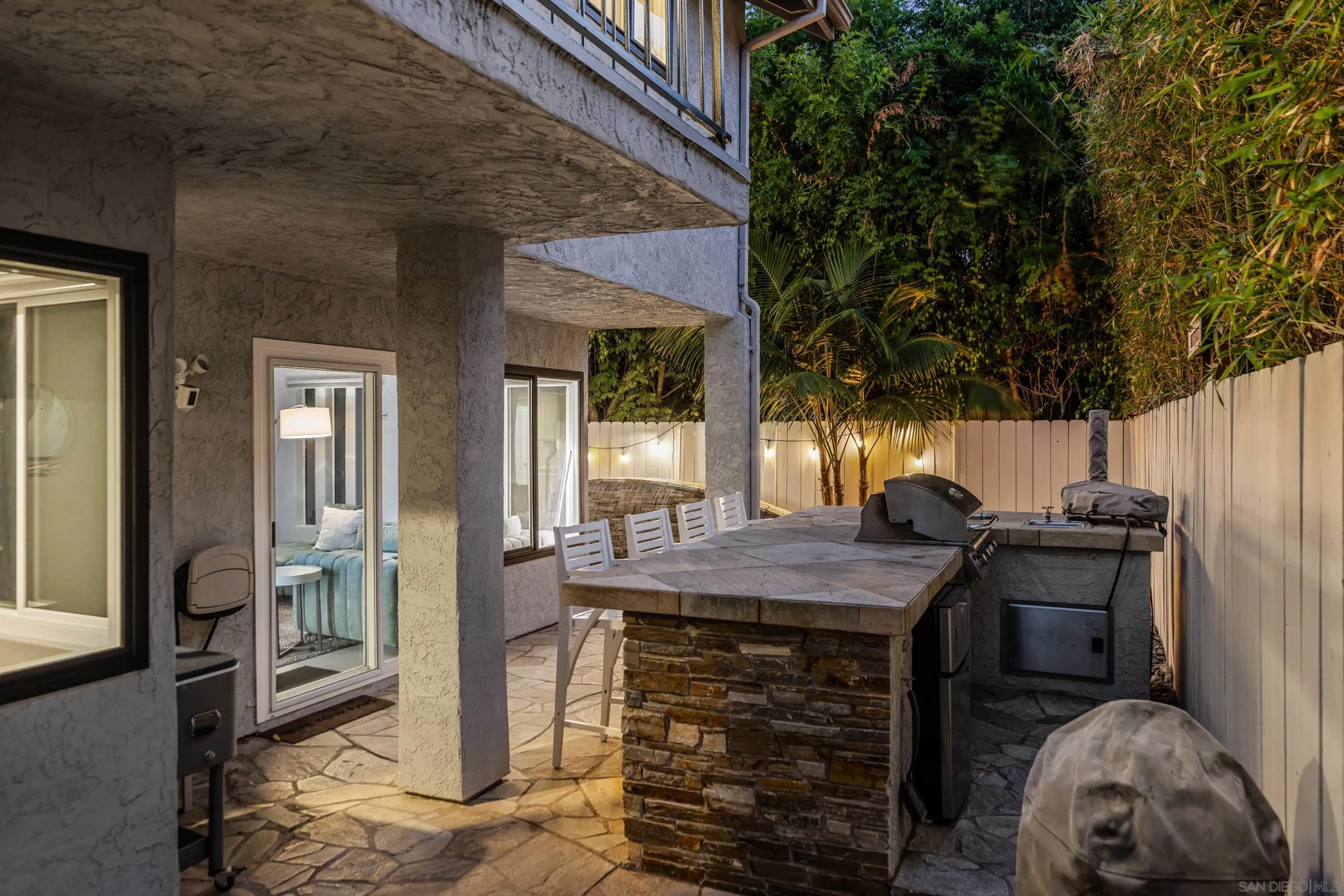 2821 Forestview