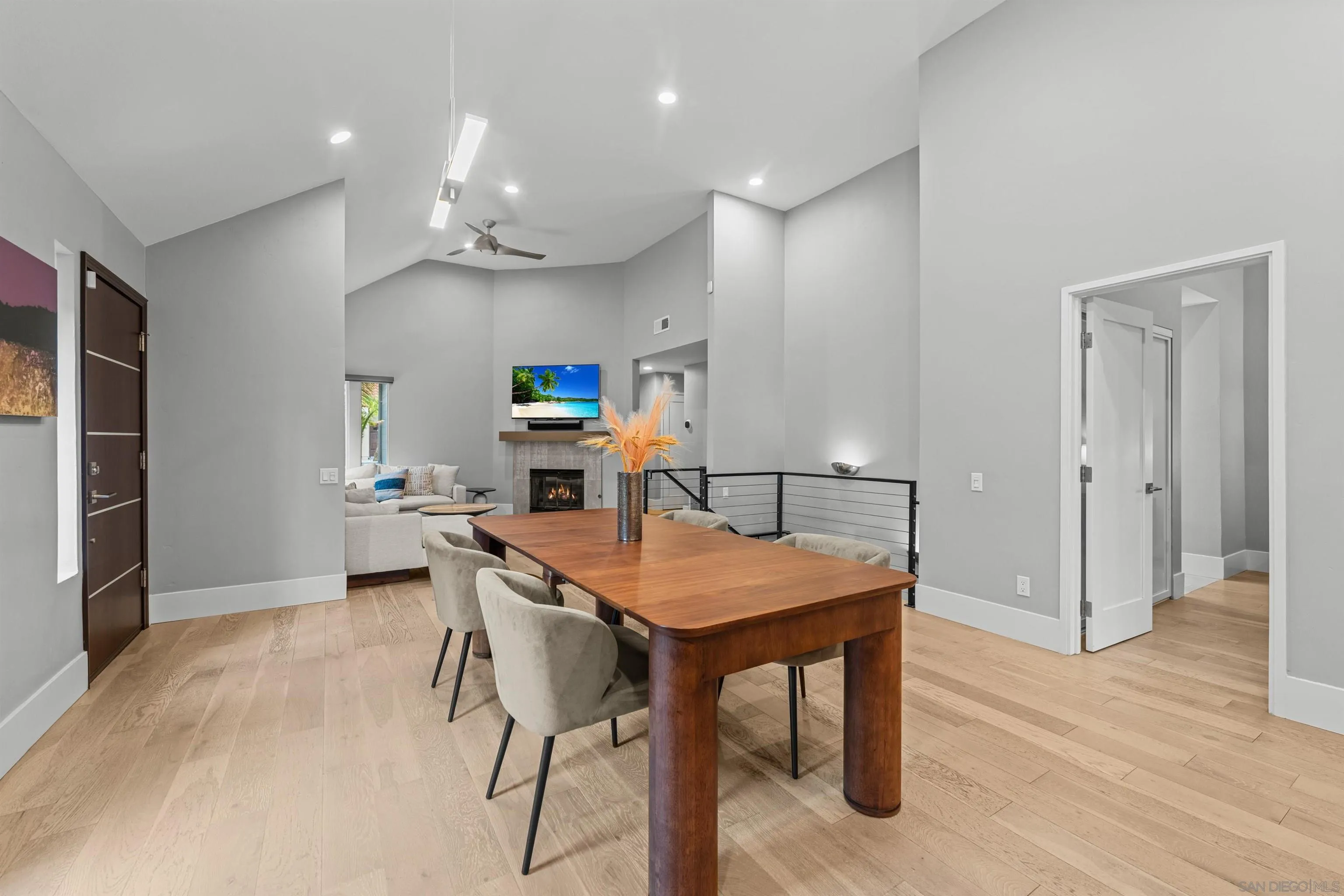 2821 Forestview