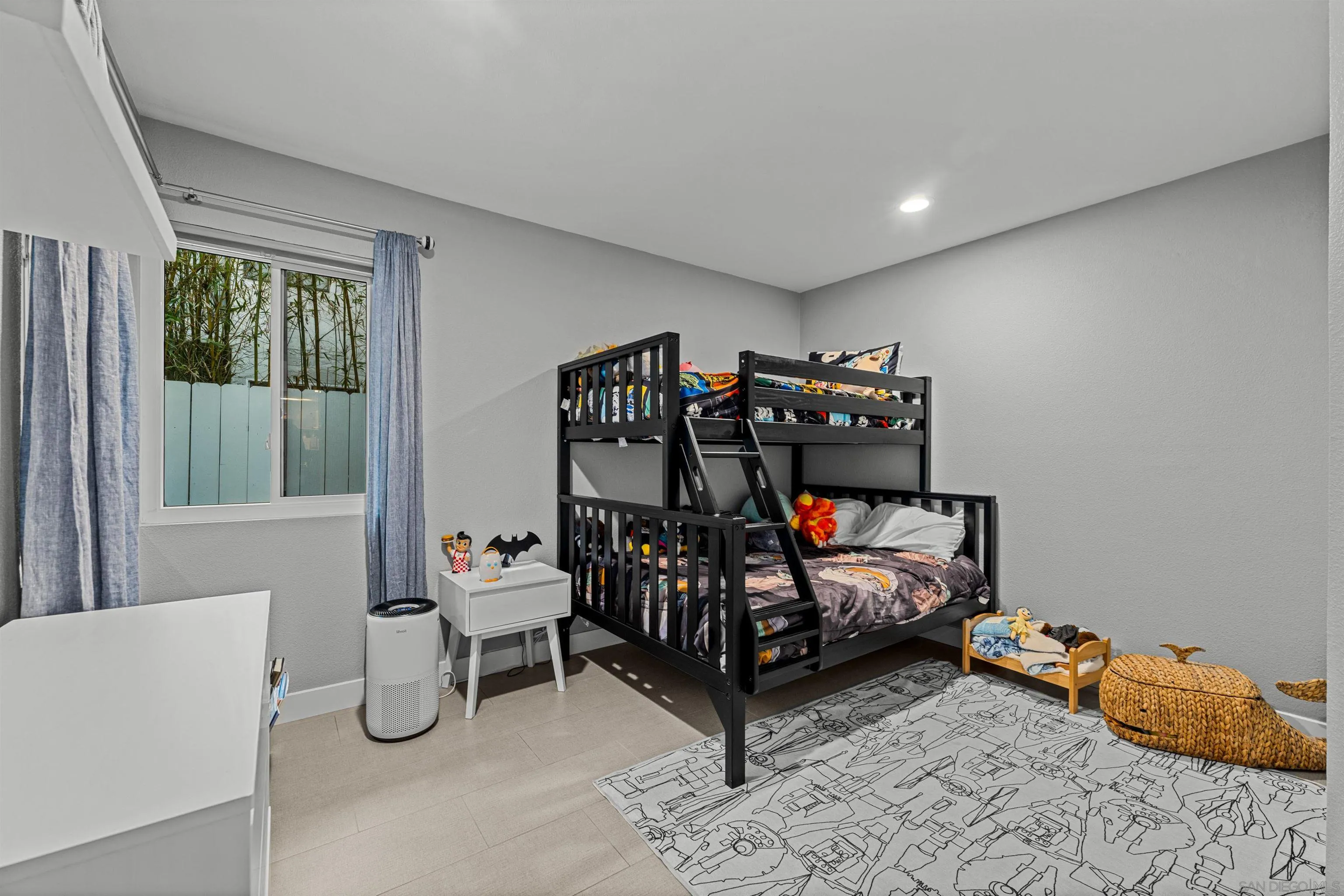 2821 Forestview