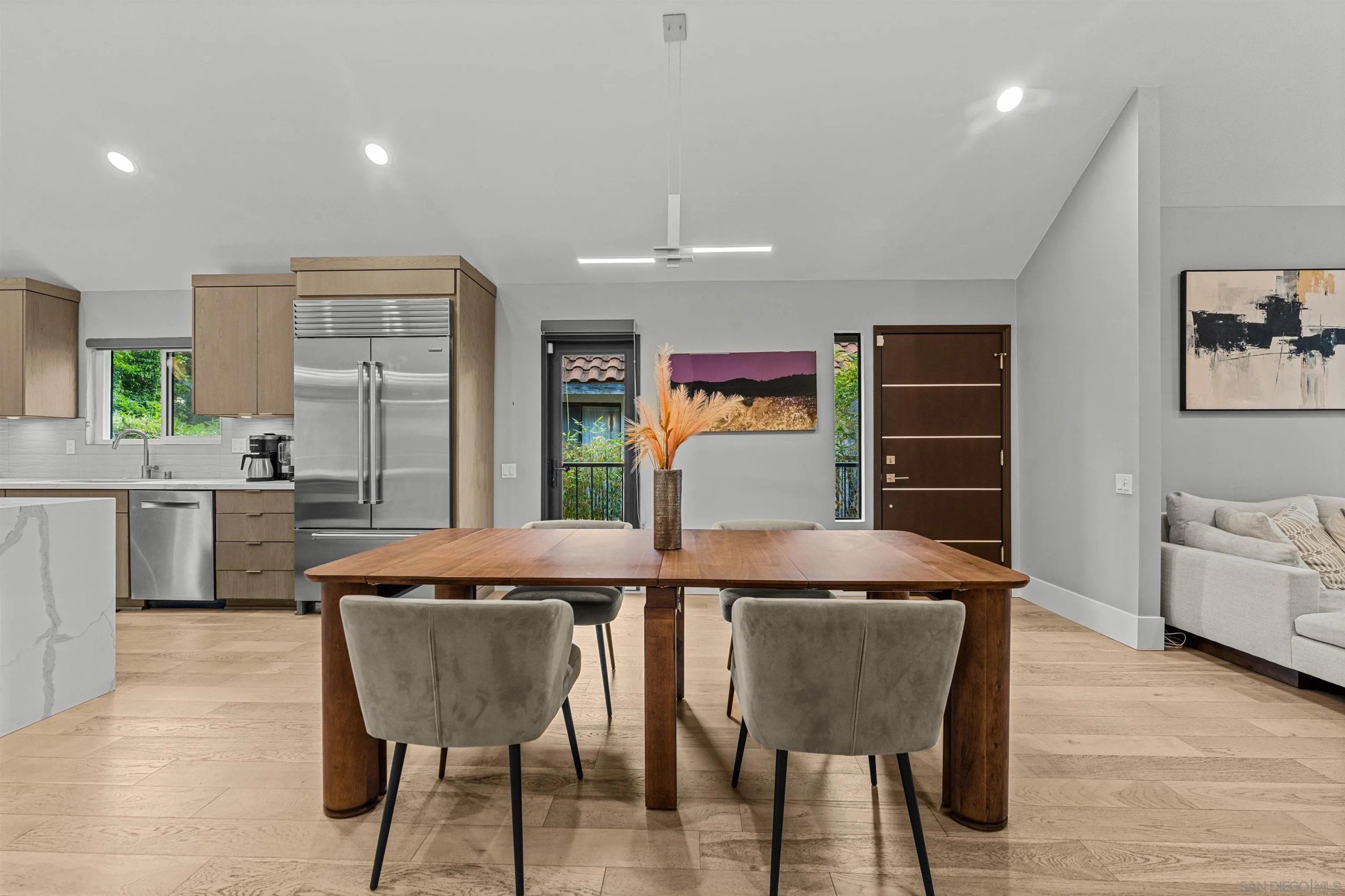 2821 Forestview