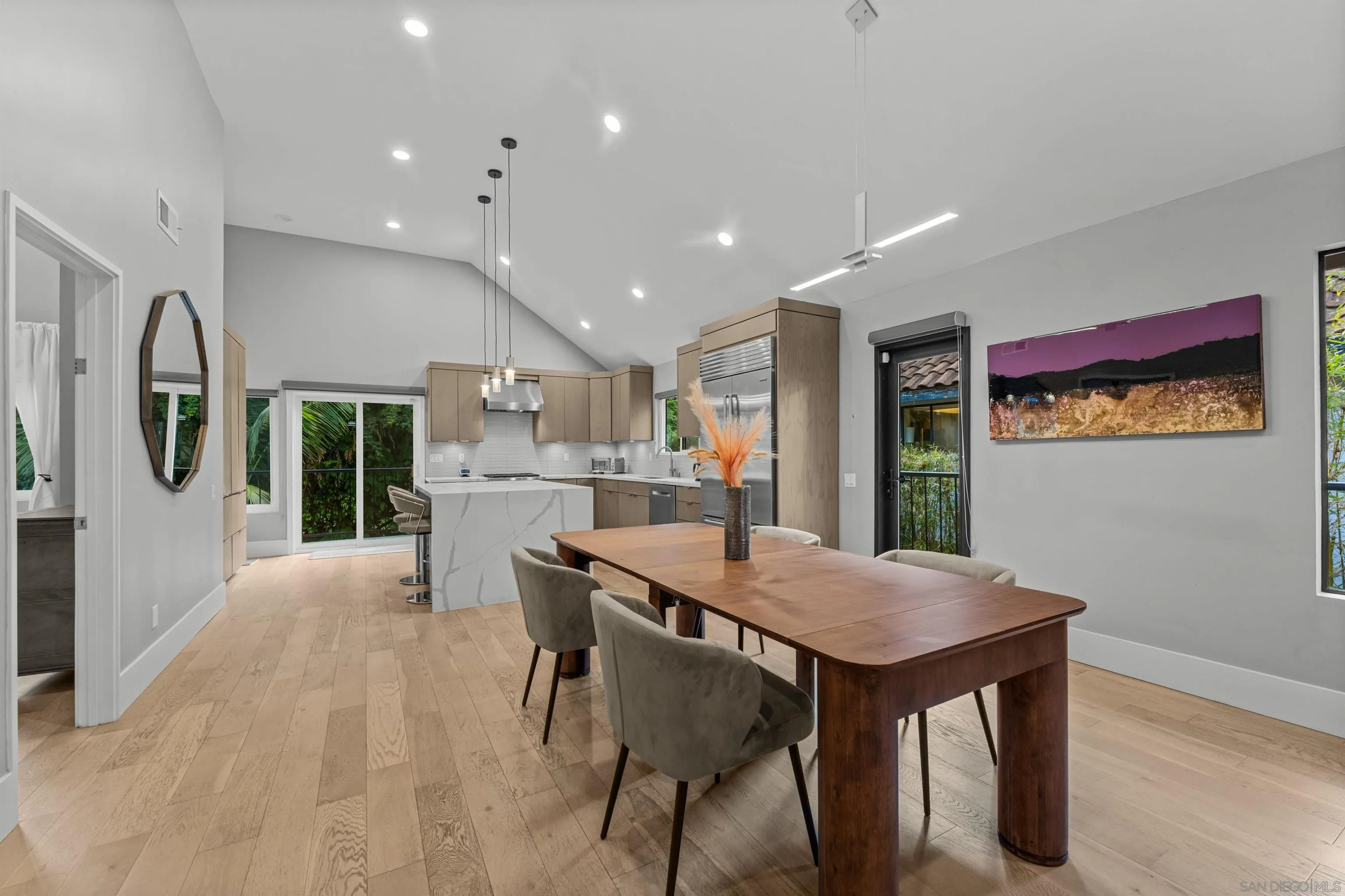 2821 Forestview