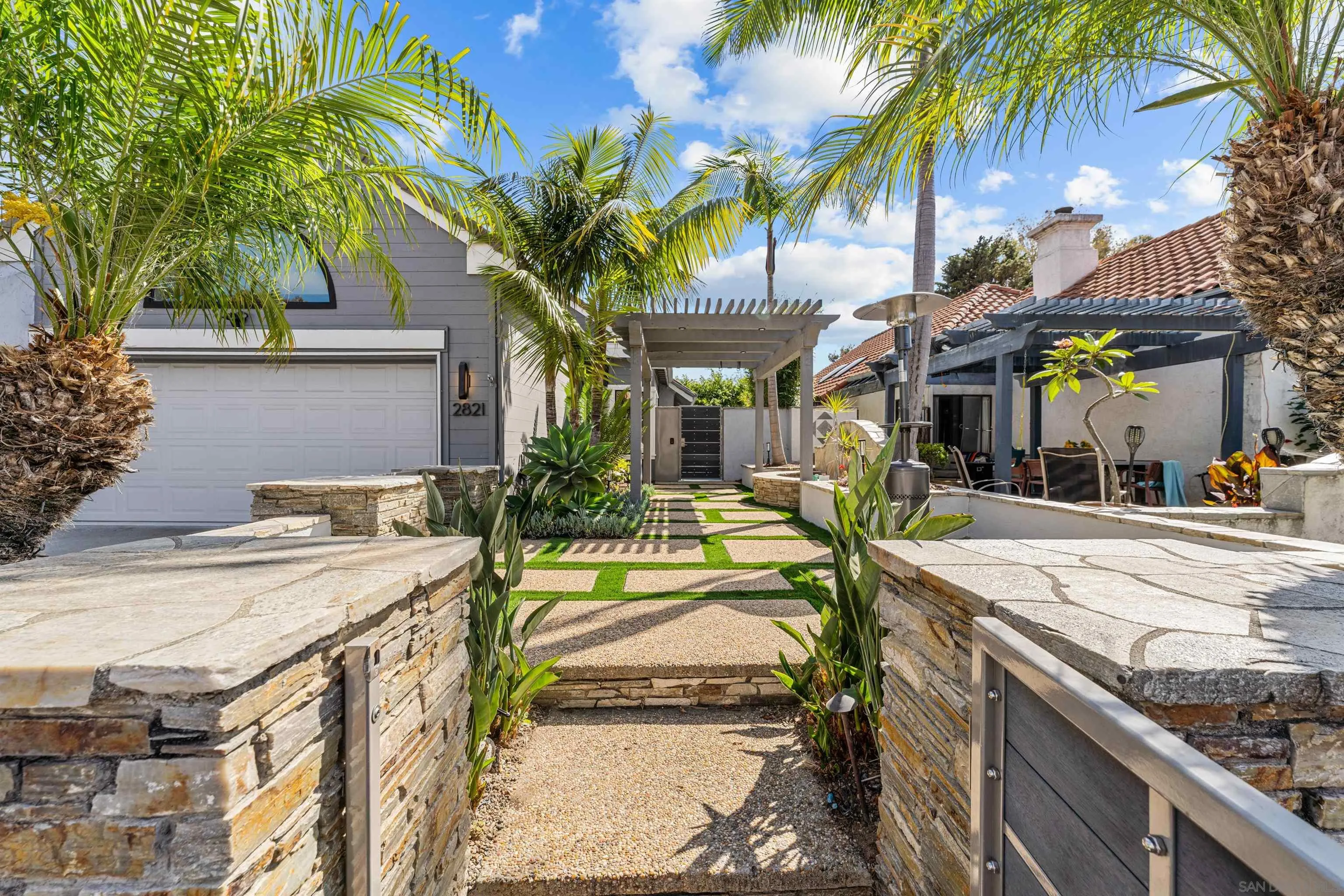 2821 Forestview