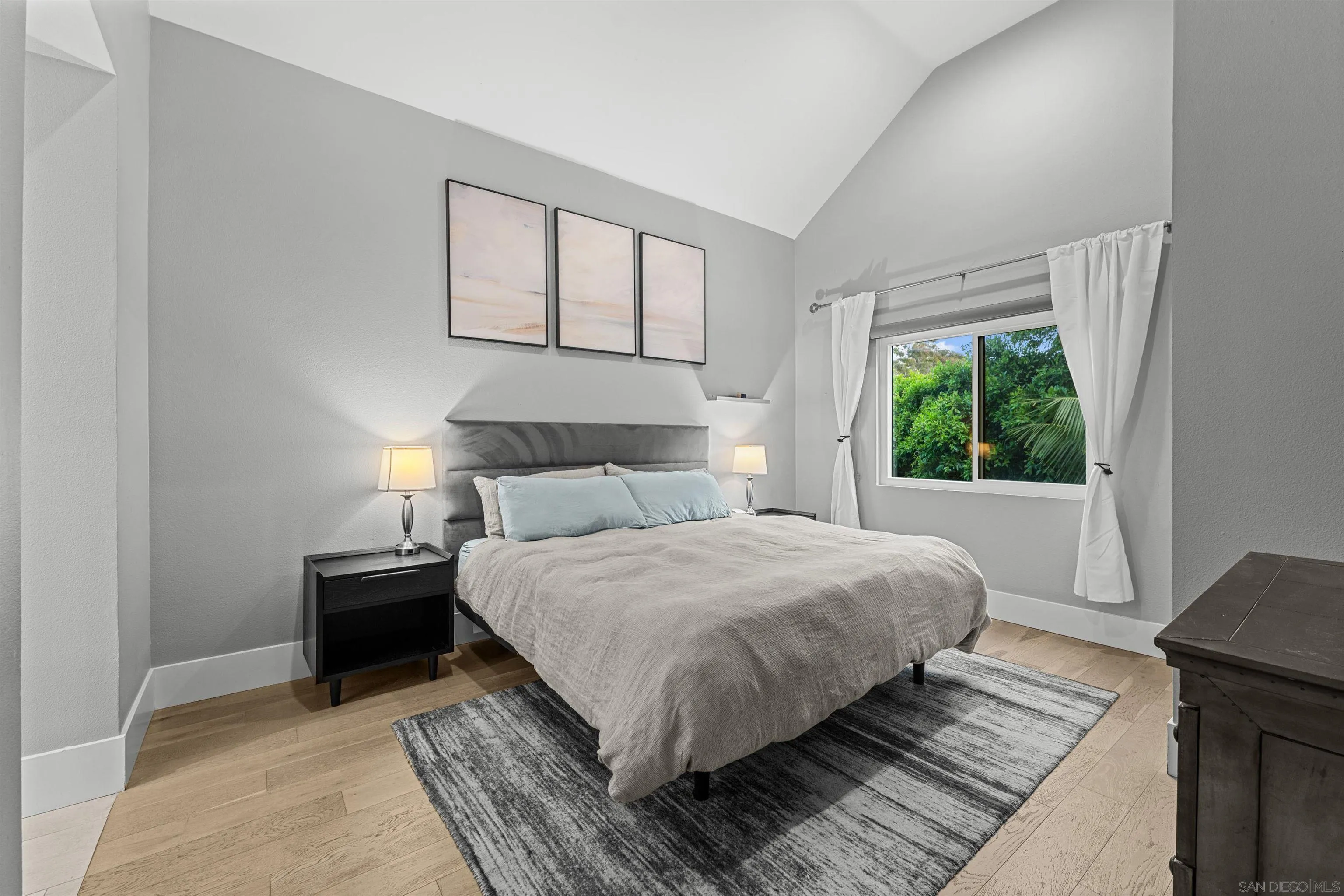 2821 Forestview