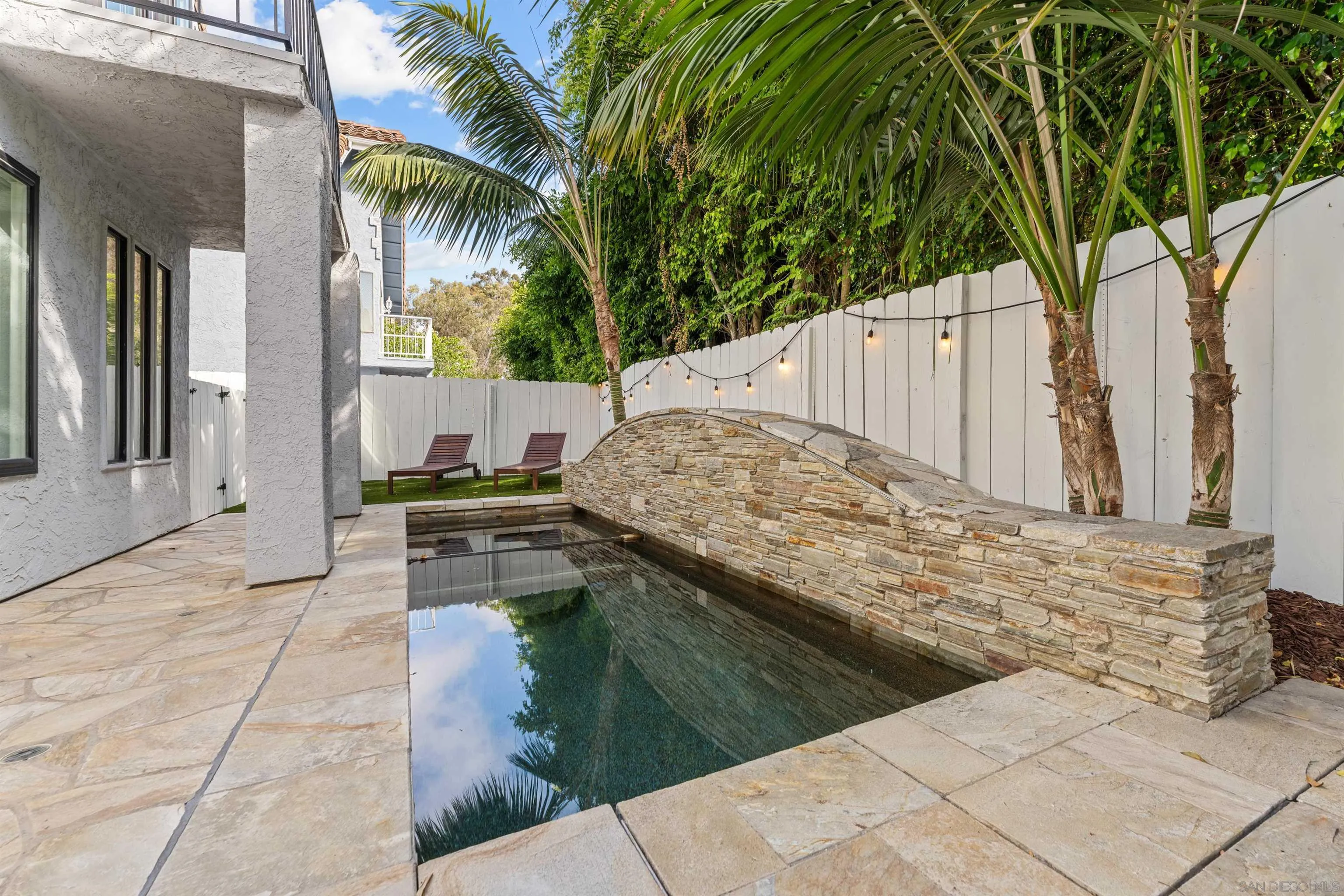 2821 Forestview