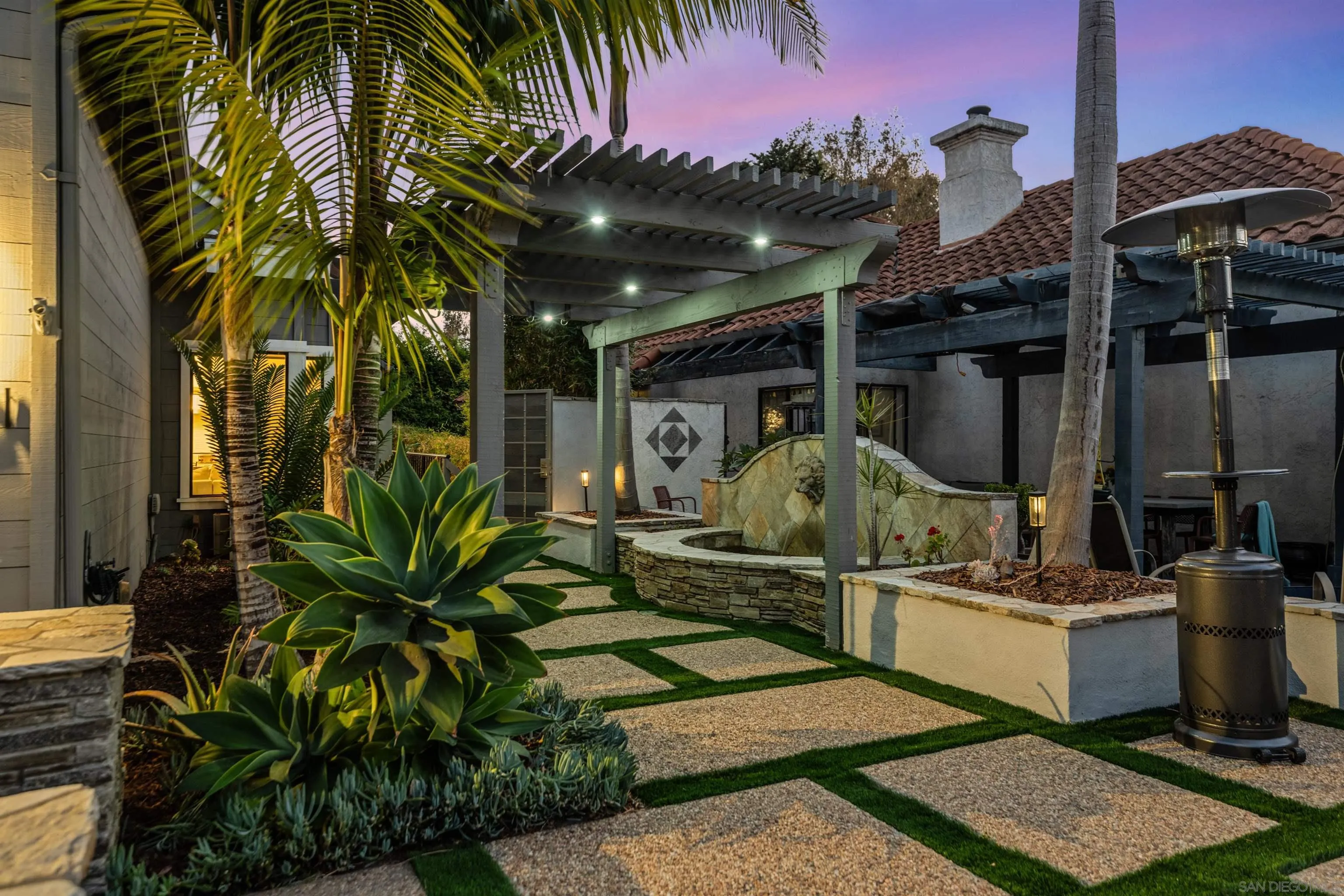 2821 Forestview