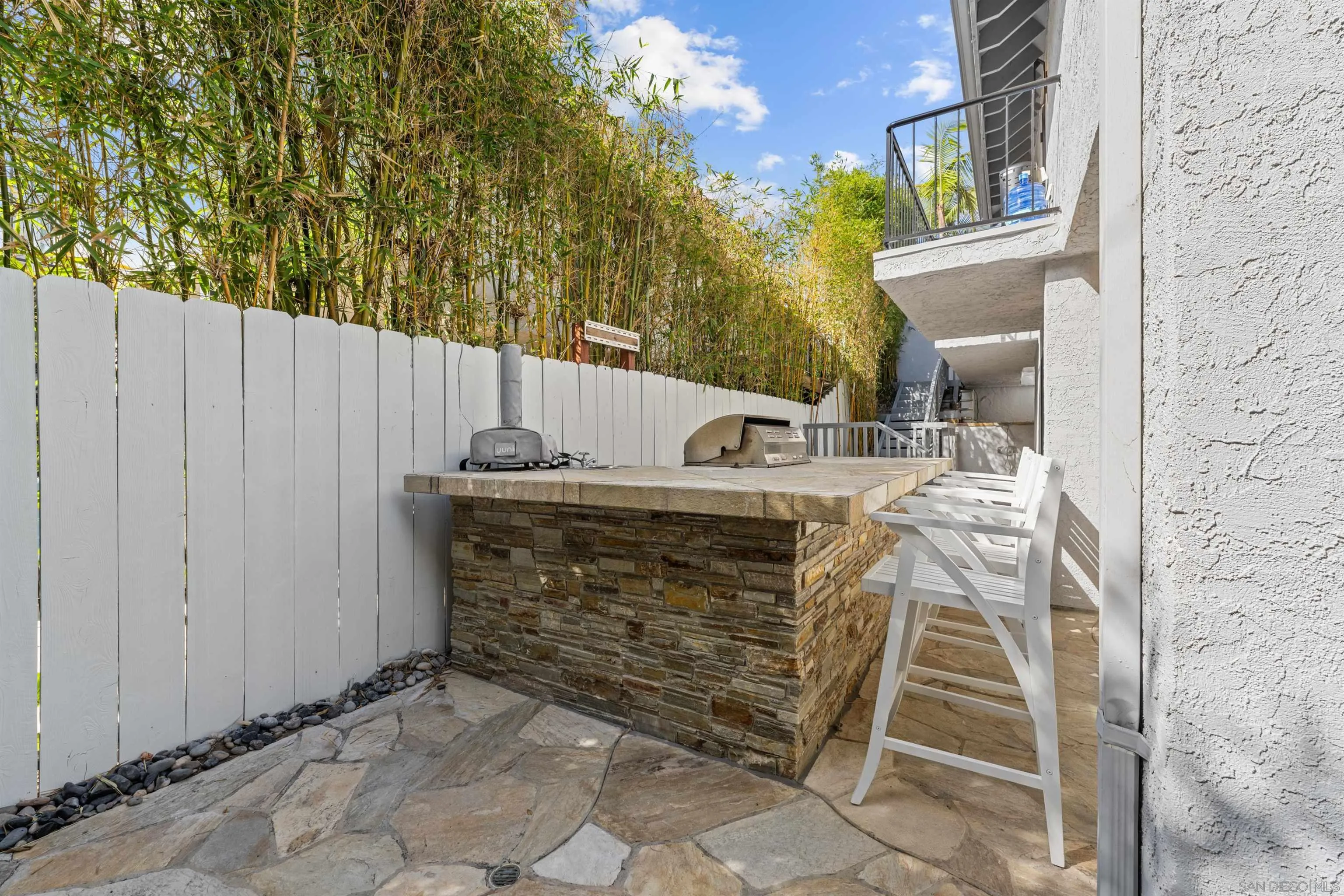 2821 Forestview