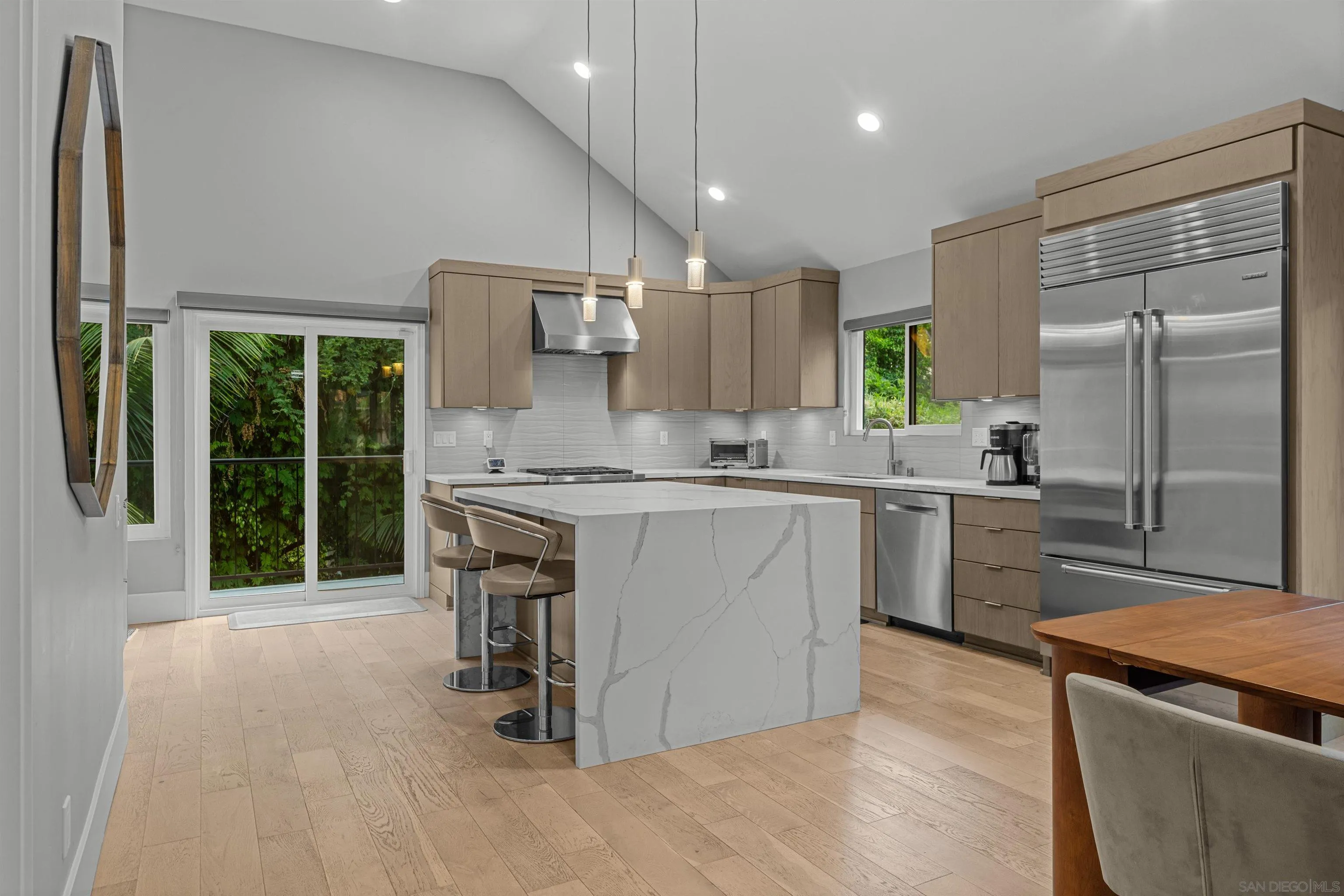 2821 Forestview